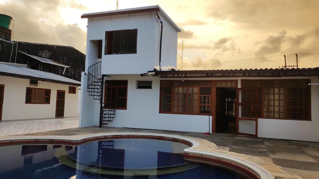 Leticias Guest House Exteriör bild